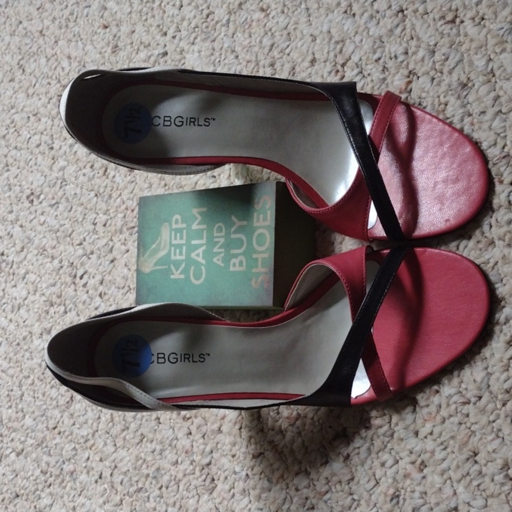 NEW never worn size 7.5B BCBGirls shoes fuschia black white leather heels